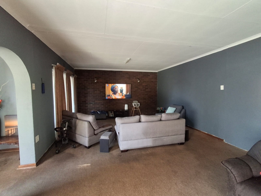 3 Bedroom Property for Sale in Rustivia Gauteng