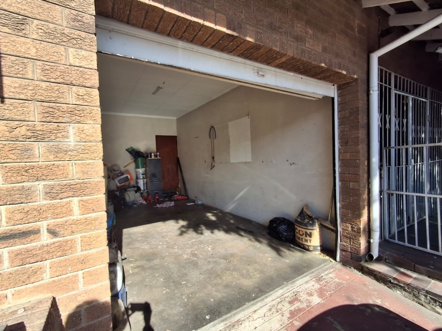 3 Bedroom Property for Sale in Rustivia Gauteng