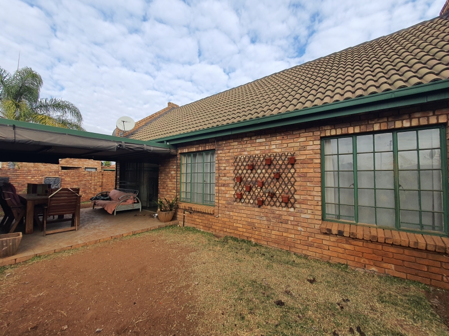 2 Bedroom Property for Sale in Silverton Gauteng