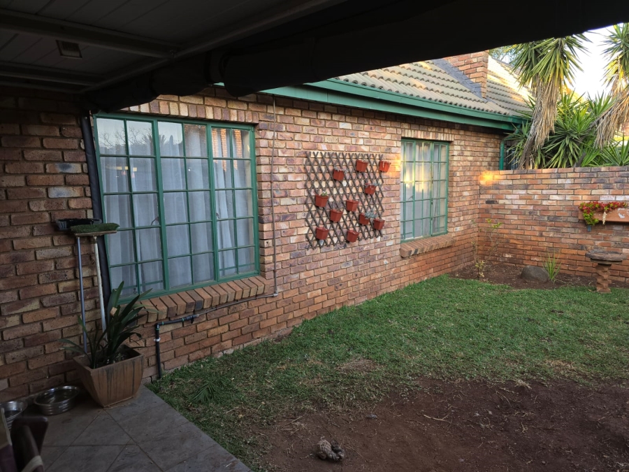 2 Bedroom Property for Sale in Silverton Gauteng