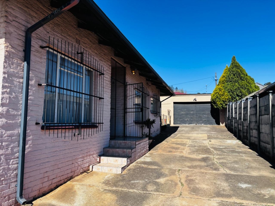 4 Bedroom Property for Sale in Wentworth Park Gauteng