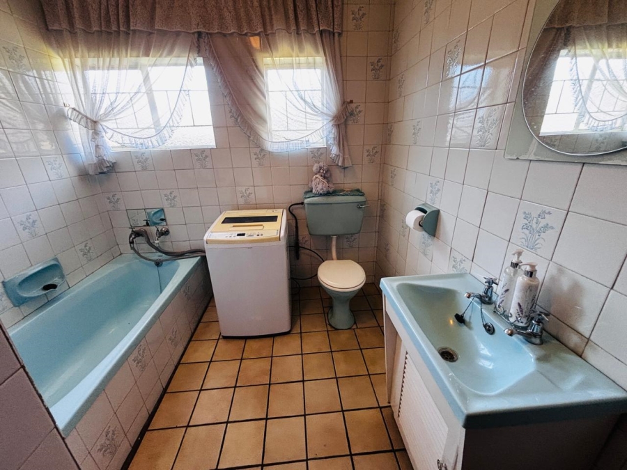 4 Bedroom Property for Sale in Wentworth Park Gauteng