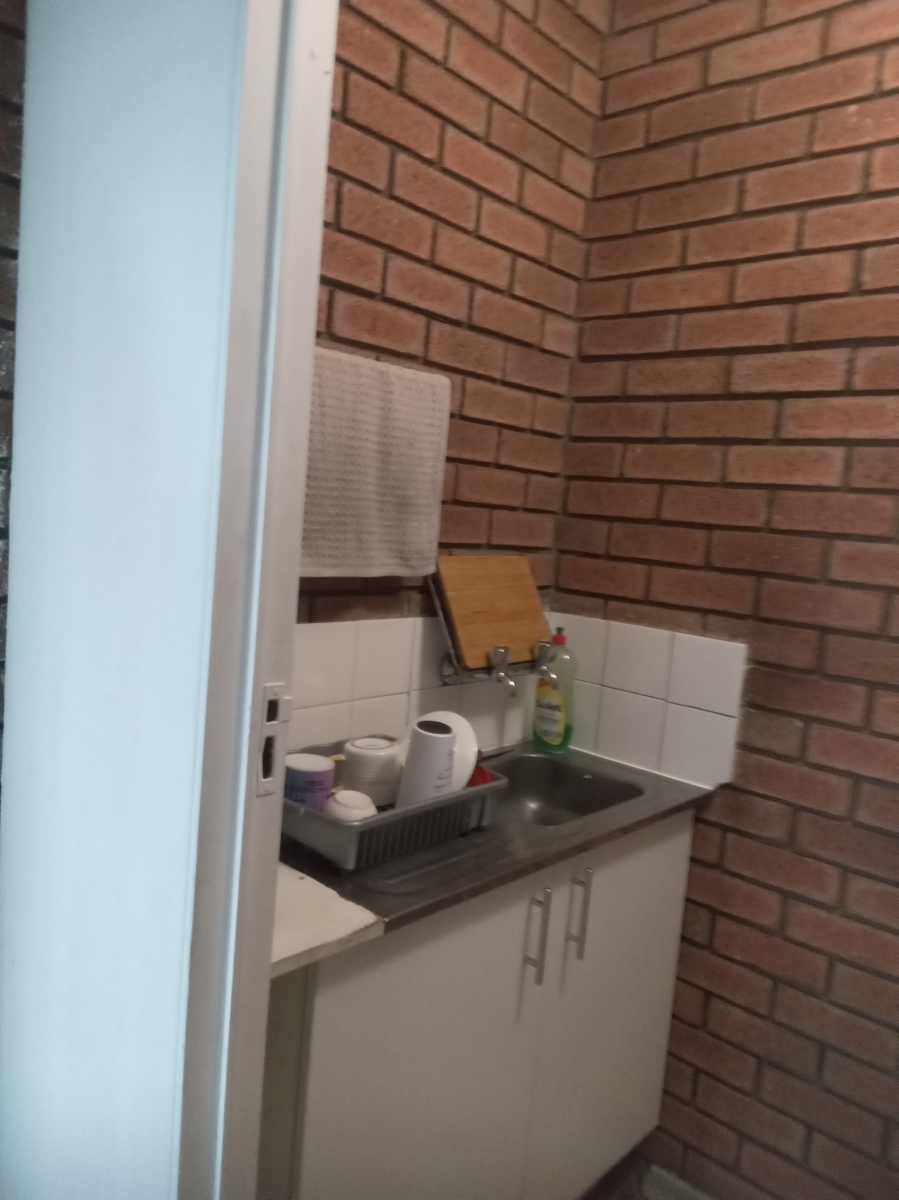 To Let commercial Property for Rent in Jet Park Gauteng
