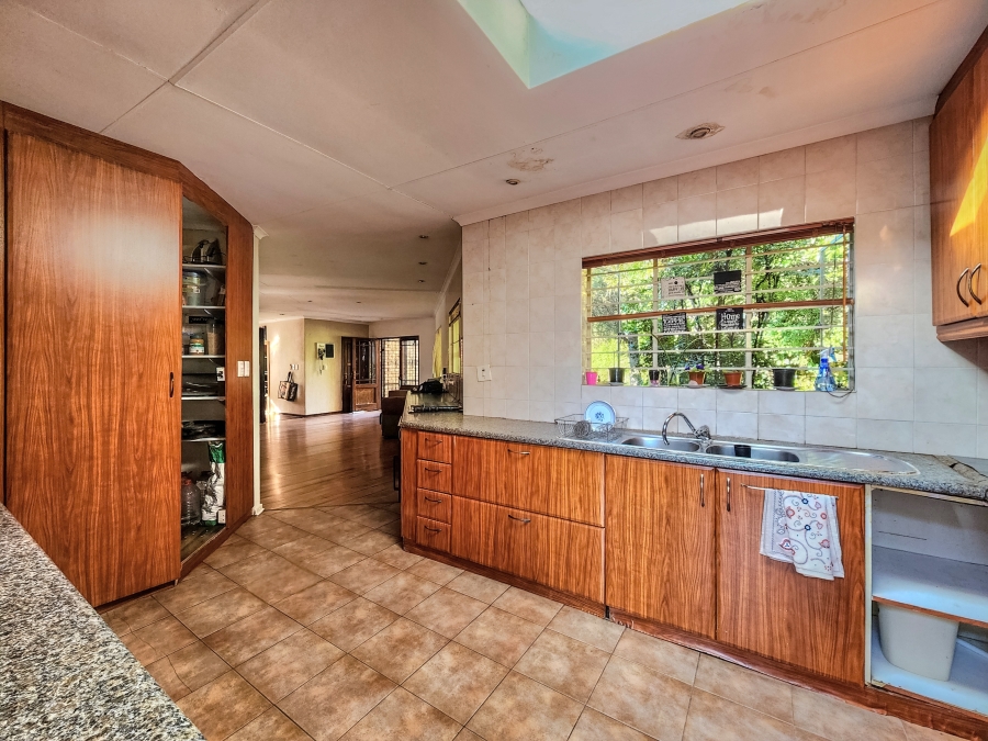 4 Bedroom Property for Sale in Radiokop Gauteng