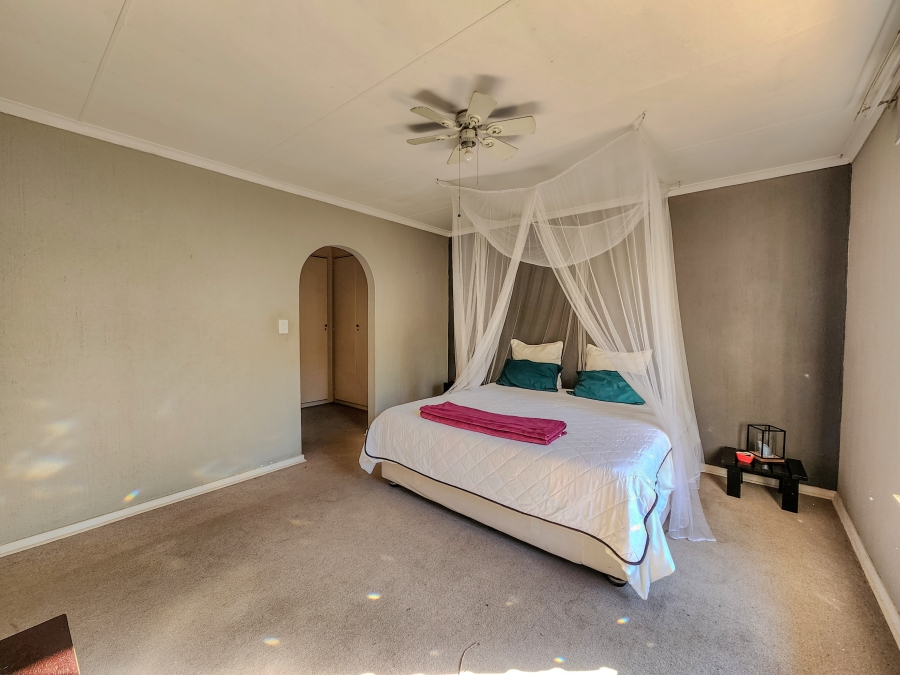 4 Bedroom Property for Sale in Radiokop Gauteng