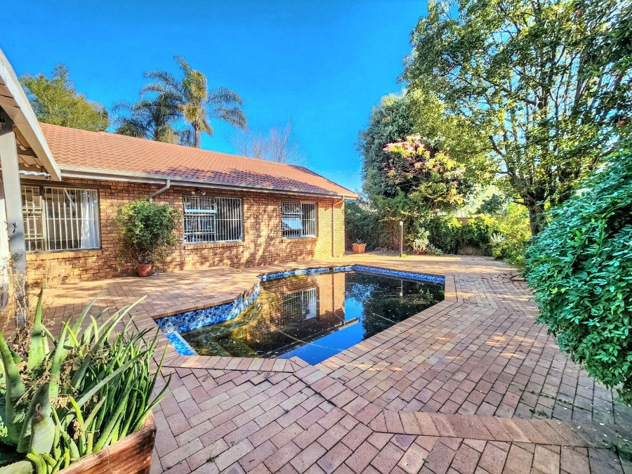4 Bedroom Property for Sale in Radiokop Gauteng
