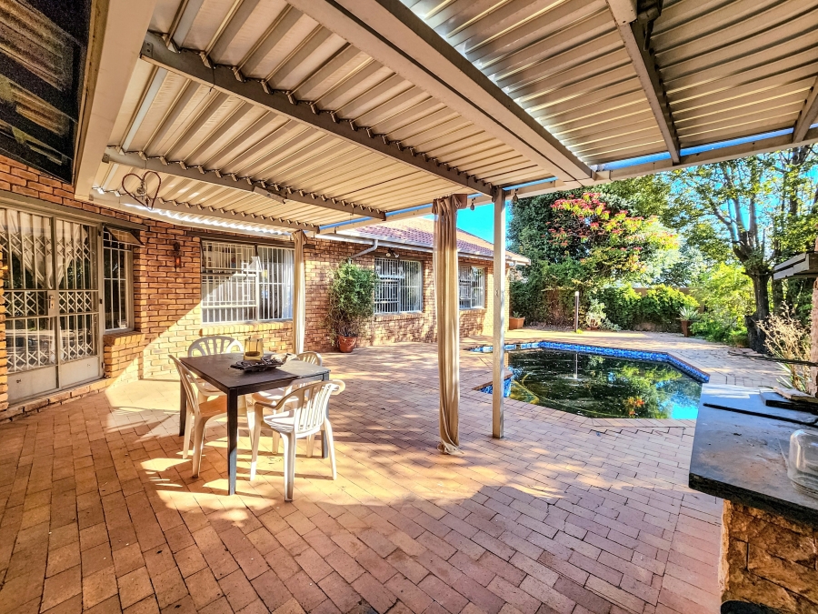 4 Bedroom Property for Sale in Radiokop Gauteng