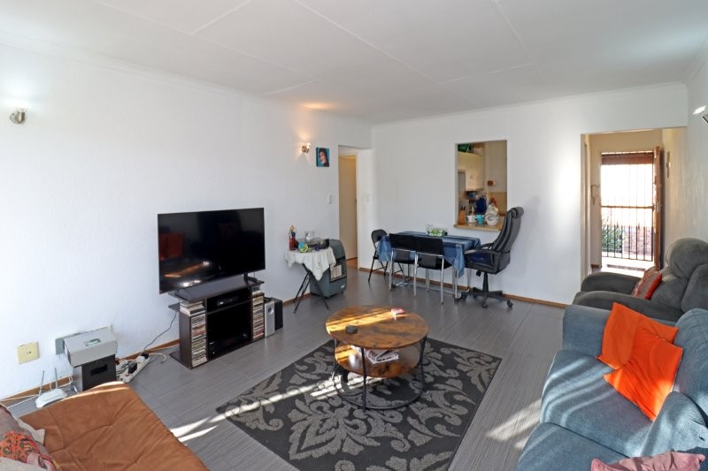 2 Bedroom Property for Sale in Robindale Gauteng