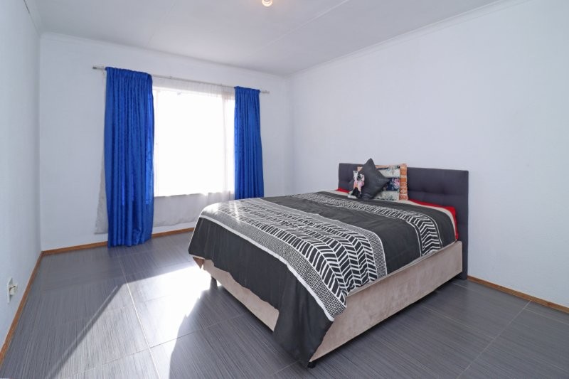2 Bedroom Property for Sale in Robindale Gauteng