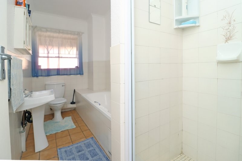 2 Bedroom Property for Sale in Robindale Gauteng