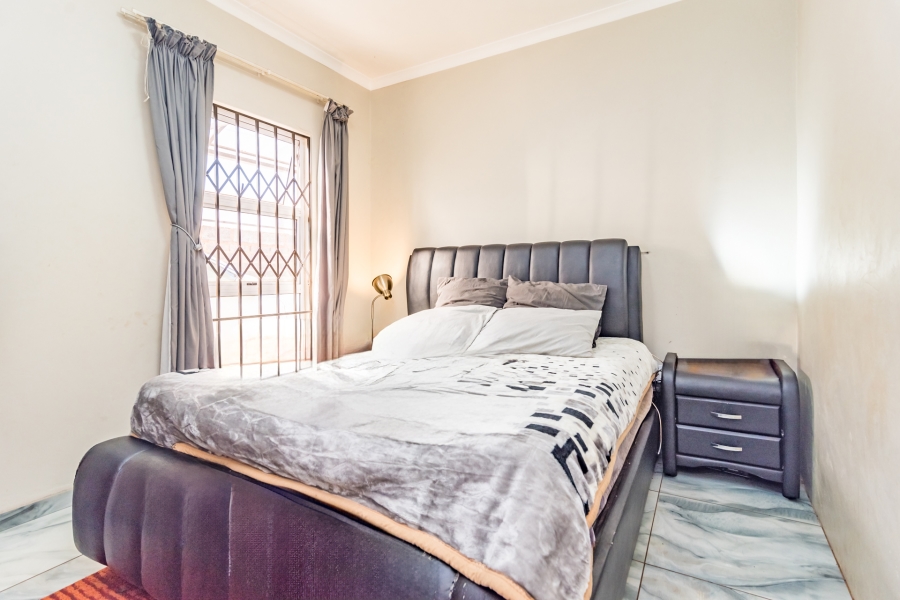 2 Bedroom Property for Sale in Lehae Gauteng