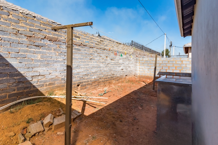 2 Bedroom Property for Sale in Lehae Gauteng