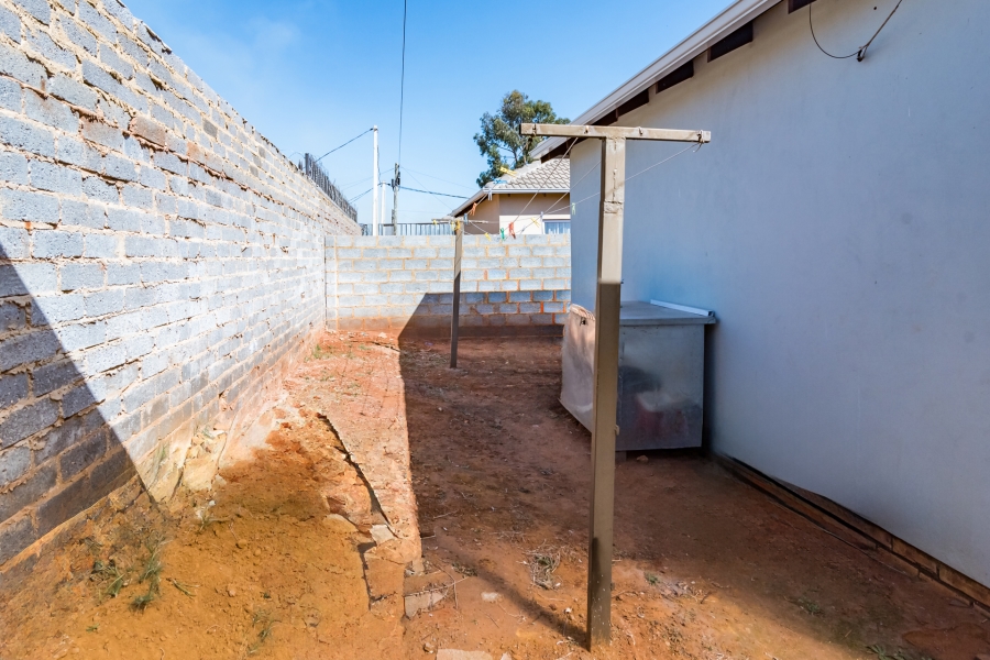 2 Bedroom Property for Sale in Lehae Gauteng