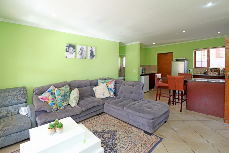 3 Bedroom Property for Sale in Thatchfield Hills Gauteng