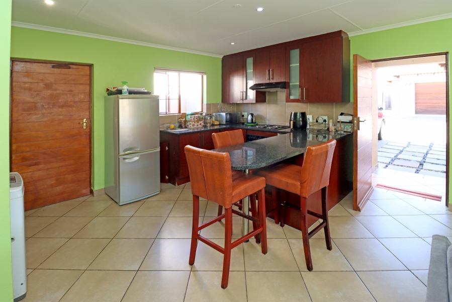 3 Bedroom Property for Sale in Thatchfield Hills Gauteng