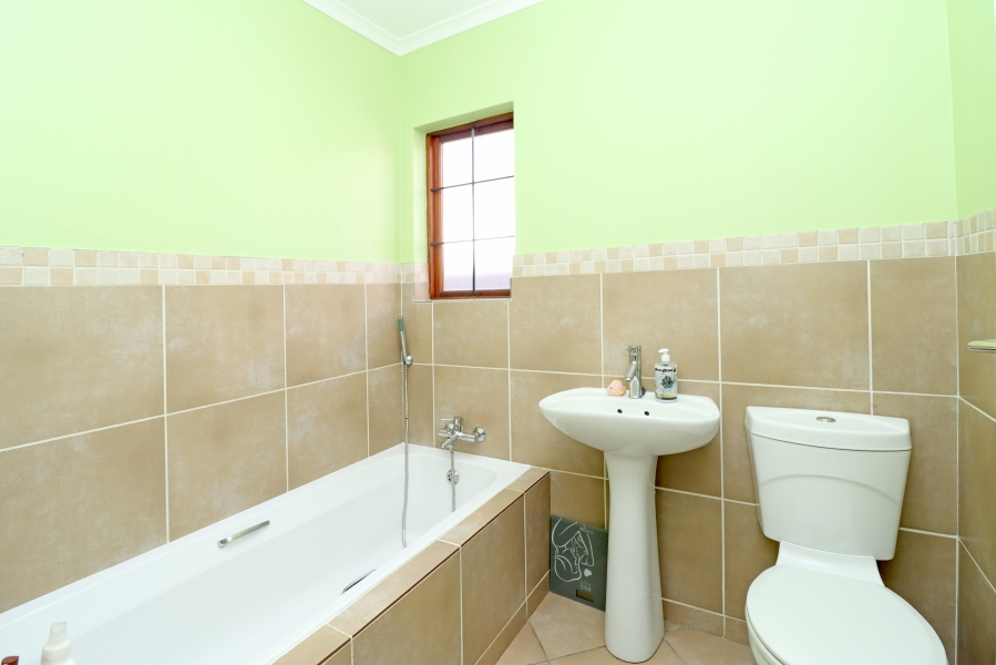 3 Bedroom Property for Sale in Thatchfield Hills Gauteng