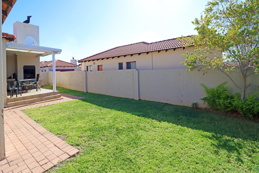 3 Bedroom Property for Sale in Thatchfield Hills Gauteng