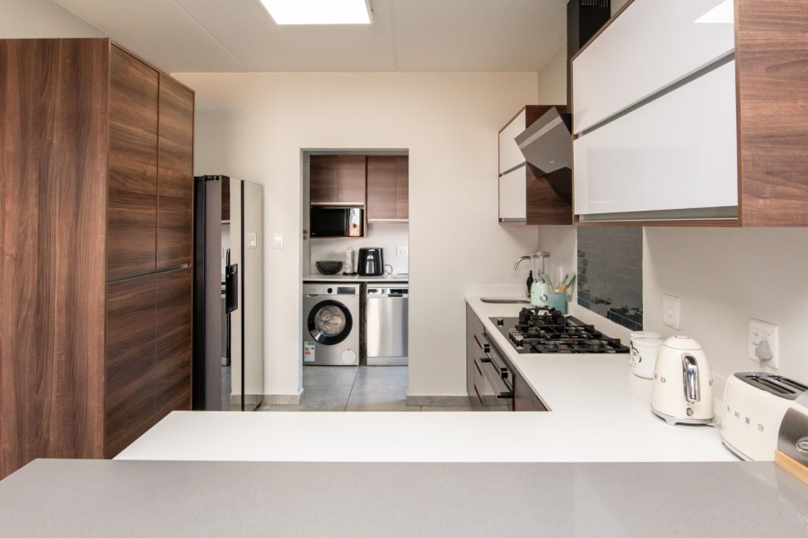 3 Bedroom Property for Sale in Crowthorne AH Gauteng
