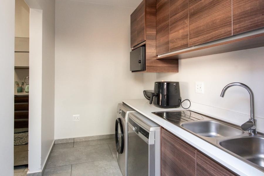 3 Bedroom Property for Sale in Crowthorne AH Gauteng