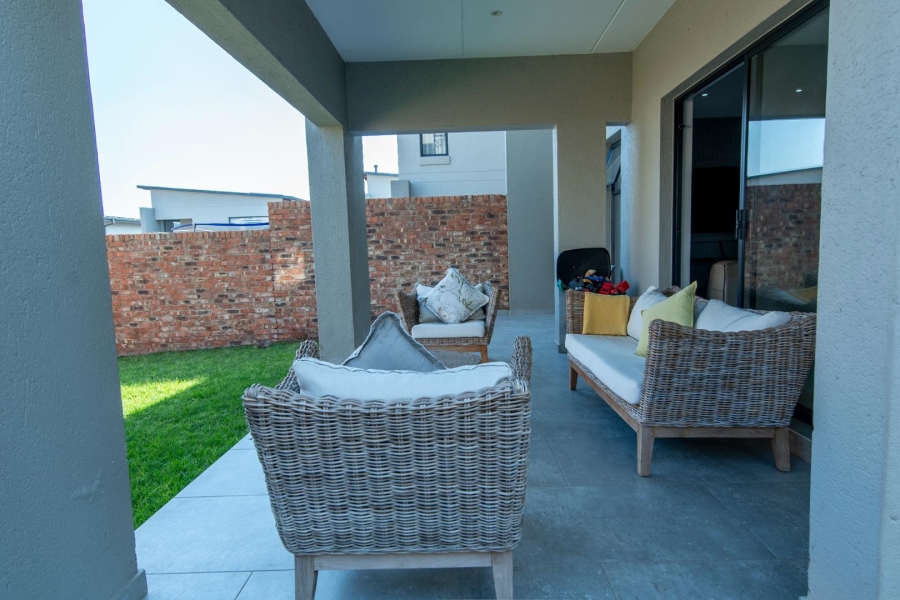 3 Bedroom Property for Sale in Crowthorne AH Gauteng