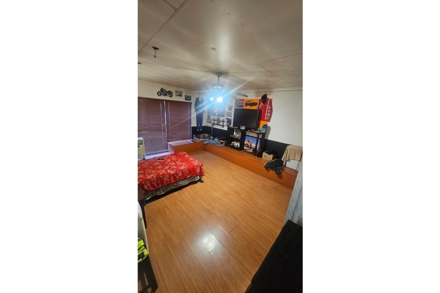 5 Bedroom Property for Sale in Mountain View Gauteng