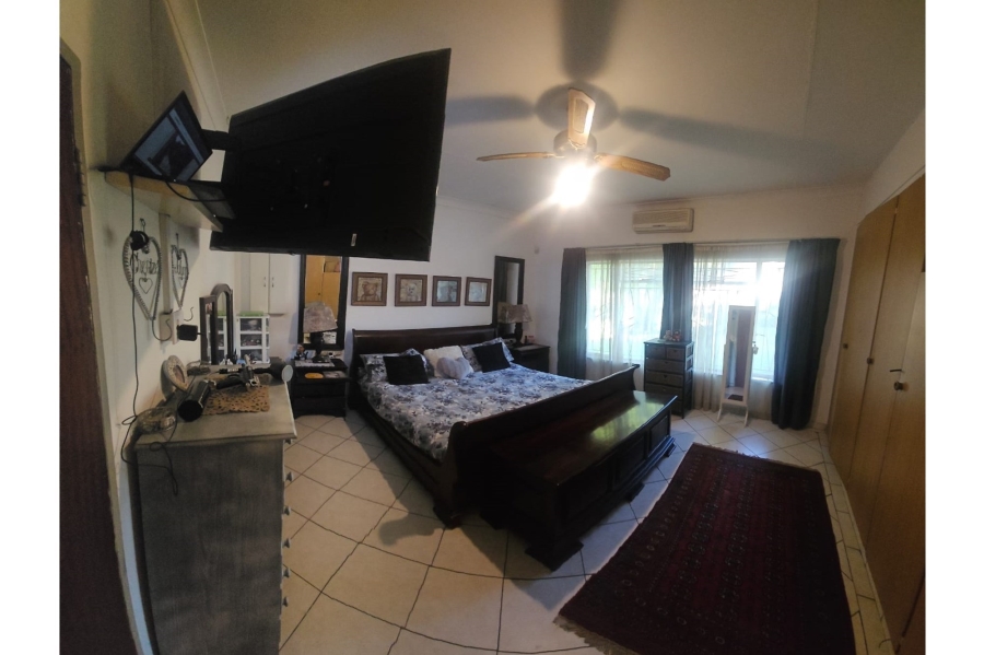 5 Bedroom Property for Sale in Mountain View Gauteng