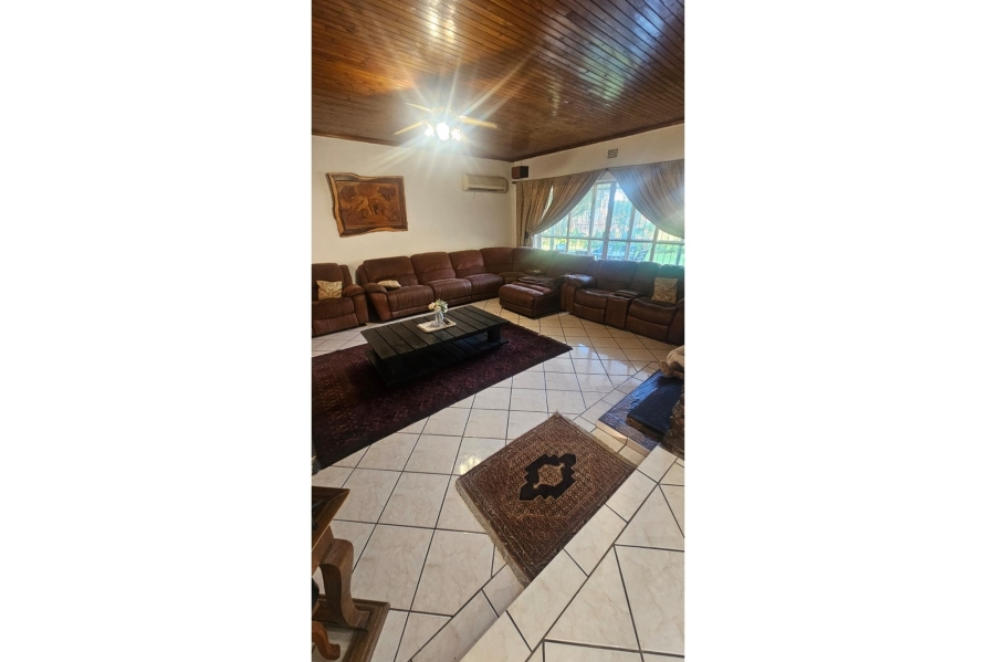 5 Bedroom Property for Sale in Mountain View Gauteng