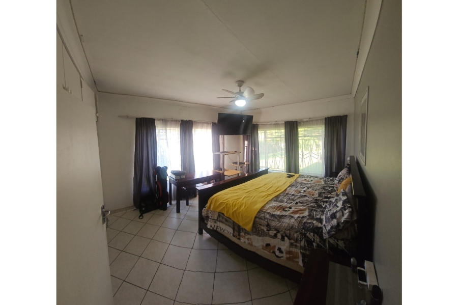 5 Bedroom Property for Sale in Mountain View Gauteng