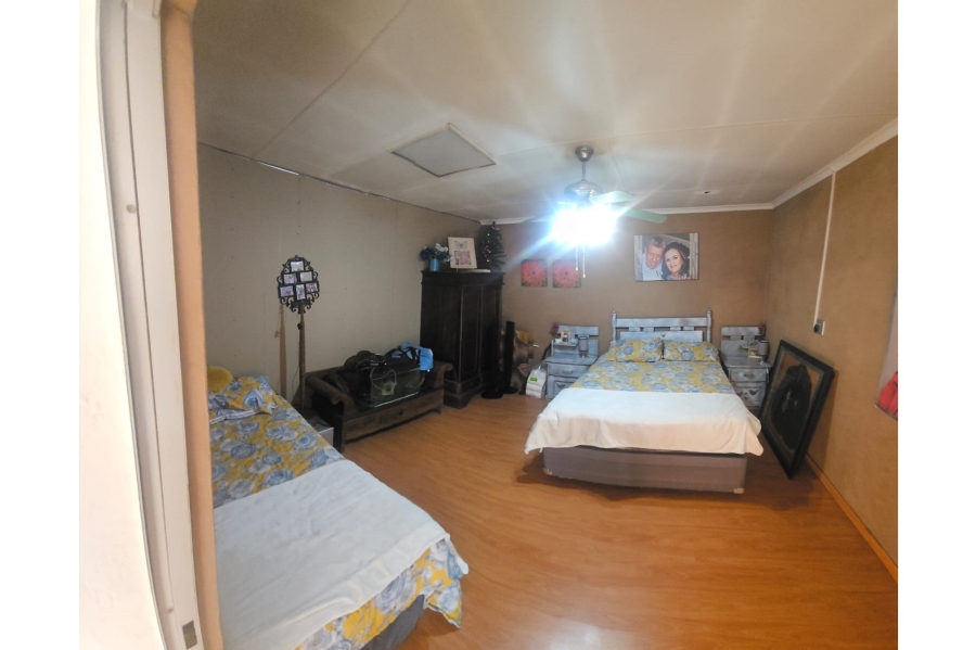 5 Bedroom Property for Sale in Mountain View Gauteng