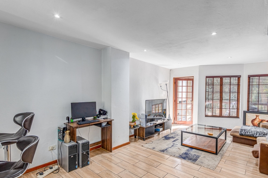 2 Bedroom Property for Sale in Morningside Gauteng