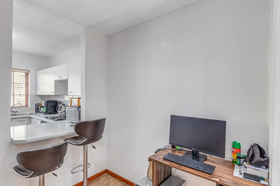 2 Bedroom Property for Sale in Morningside Gauteng