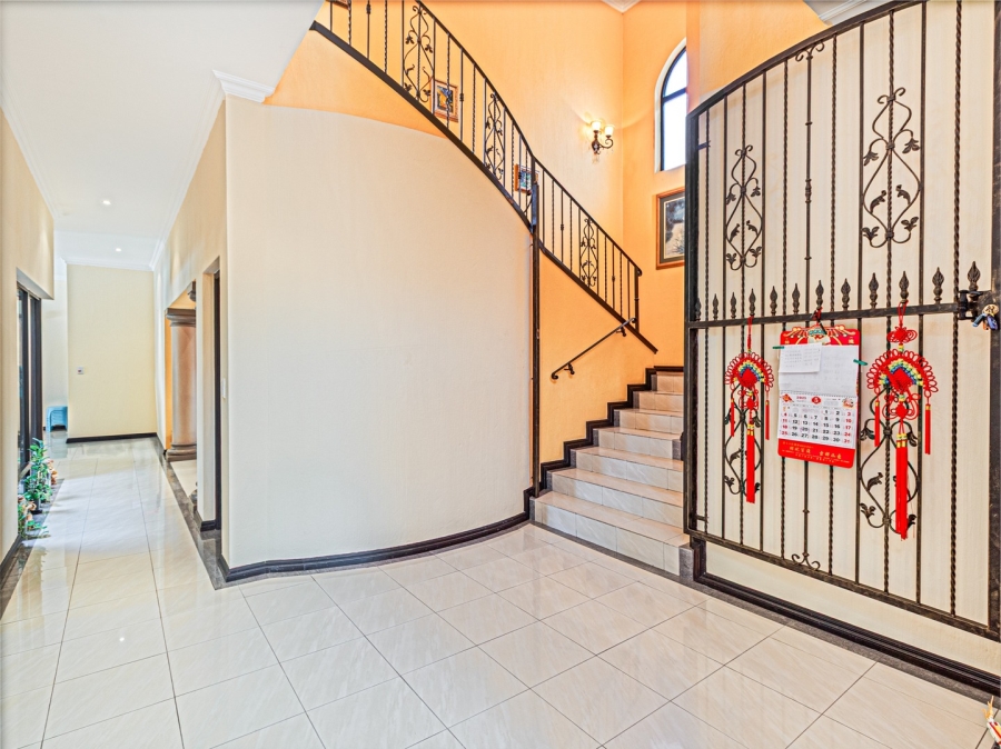 6 Bedroom Property for Sale in Beverley Gauteng