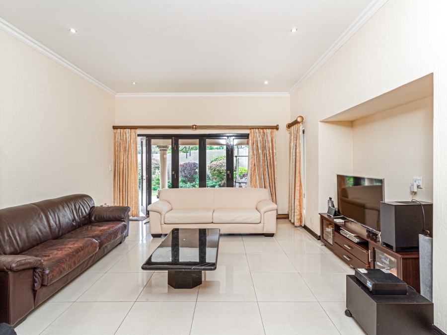 6 Bedroom Property for Sale in Beverley Gauteng