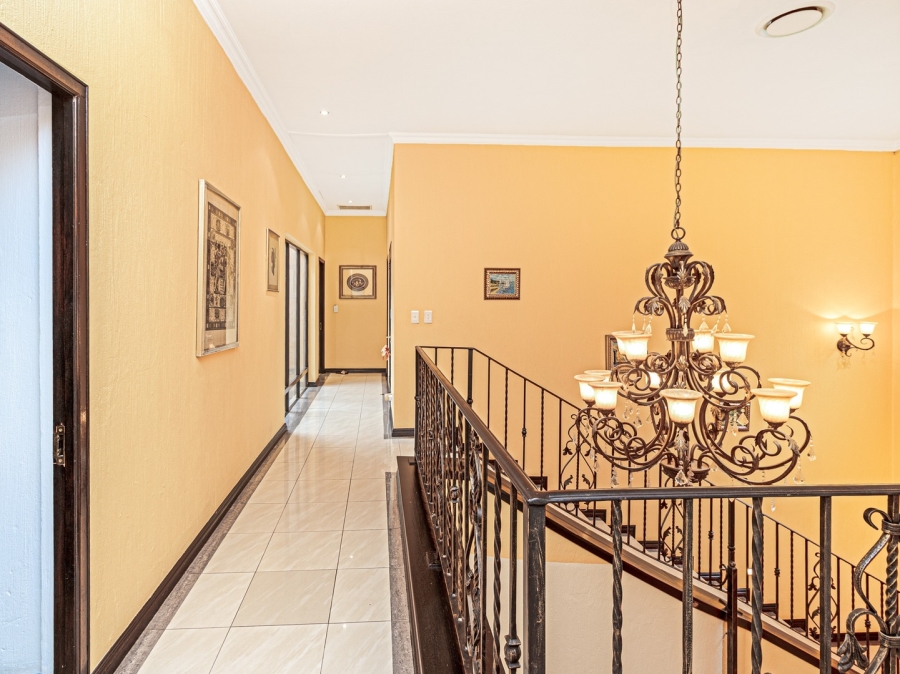 6 Bedroom Property for Sale in Beverley Gauteng