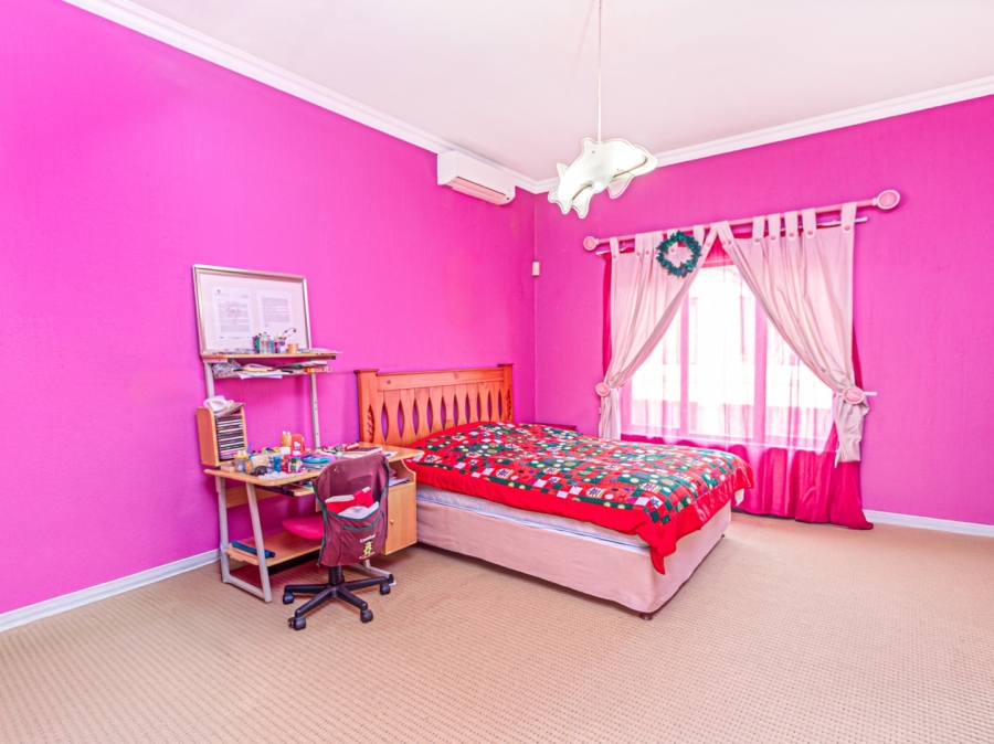 6 Bedroom Property for Sale in Beverley Gauteng