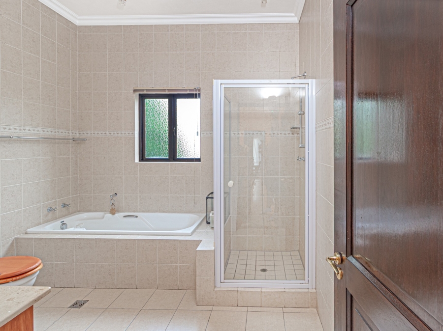 6 Bedroom Property for Sale in Beverley Gauteng
