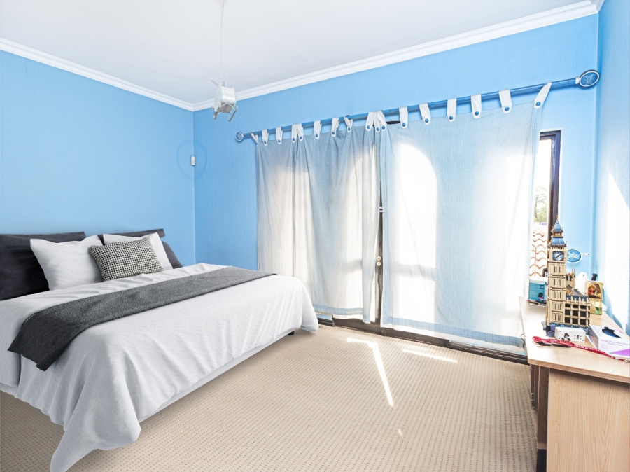 6 Bedroom Property for Sale in Beverley Gauteng