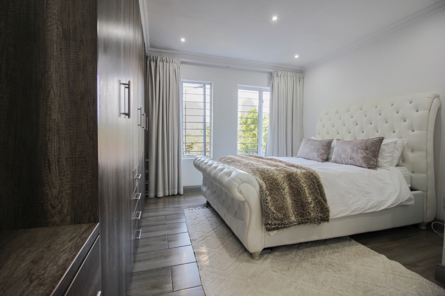 3 Bedroom Property for Sale in Broadacres Gauteng
