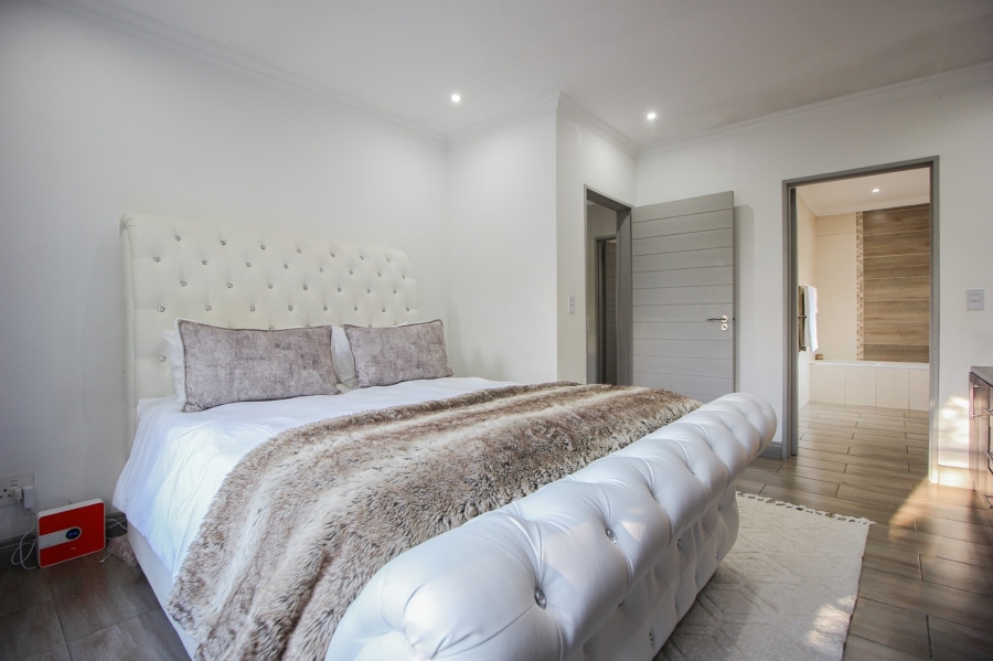 3 Bedroom Property for Sale in Broadacres Gauteng