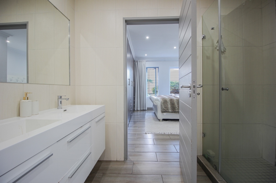 3 Bedroom Property for Sale in Broadacres Gauteng