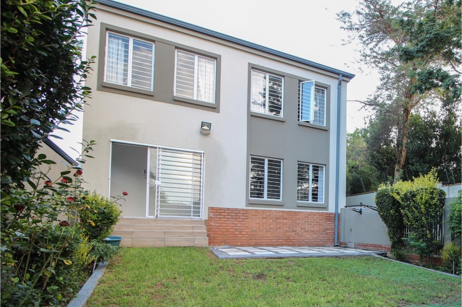 3 Bedroom Property for Sale in Broadacres Gauteng