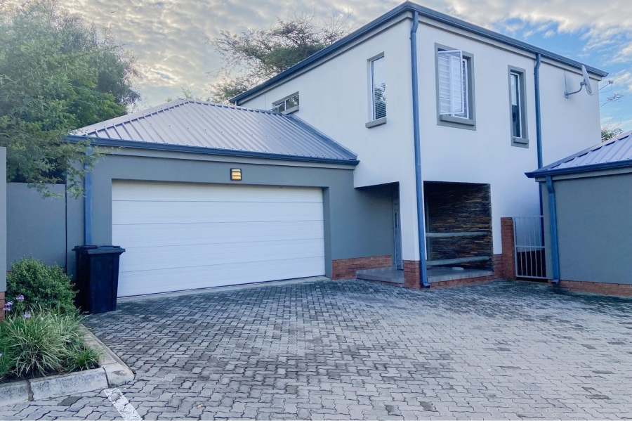 3 Bedroom Property for Sale in Broadacres Gauteng