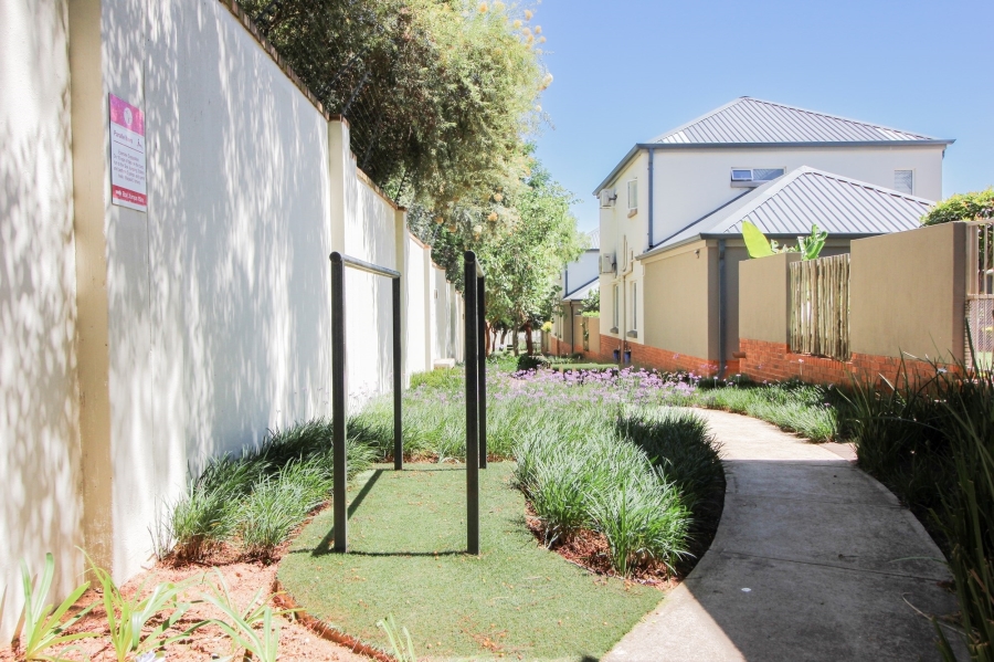 3 Bedroom Property for Sale in Broadacres Gauteng
