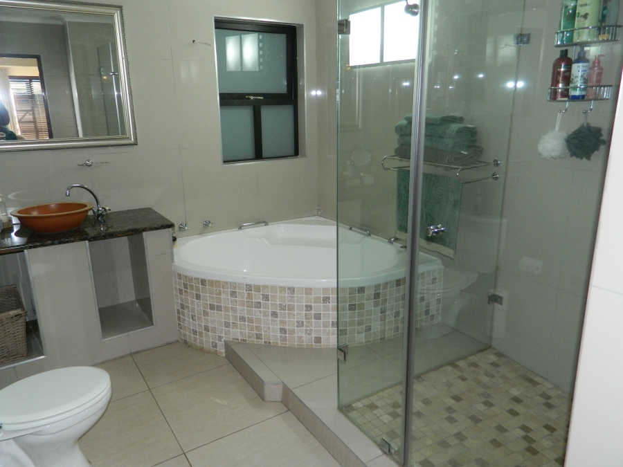 4 Bedroom Property for Sale in Silver Lakes Golf Estate Gauteng