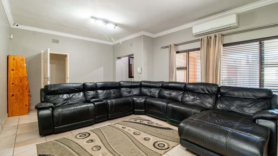 3 Bedroom Property for Sale in Farrarmere Gauteng