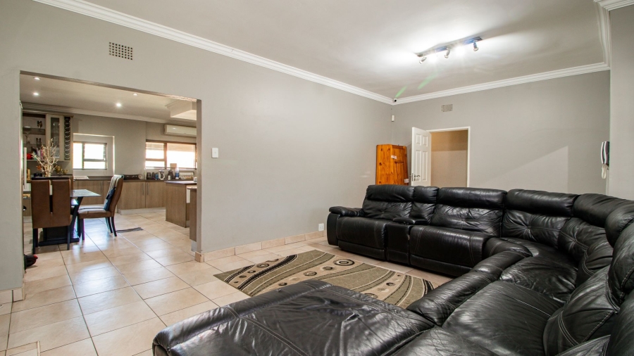 3 Bedroom Property for Sale in Farrarmere Gauteng