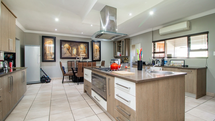 3 Bedroom Property for Sale in Farrarmere Gauteng