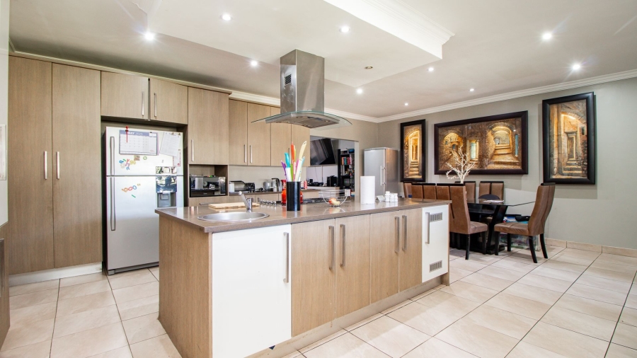 3 Bedroom Property for Sale in Farrarmere Gauteng
