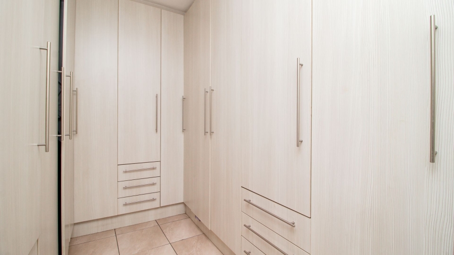 3 Bedroom Property for Sale in Farrarmere Gauteng