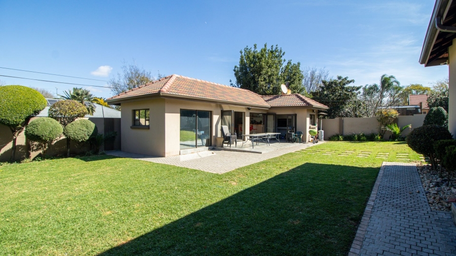 3 Bedroom Property for Sale in Farrarmere Gauteng